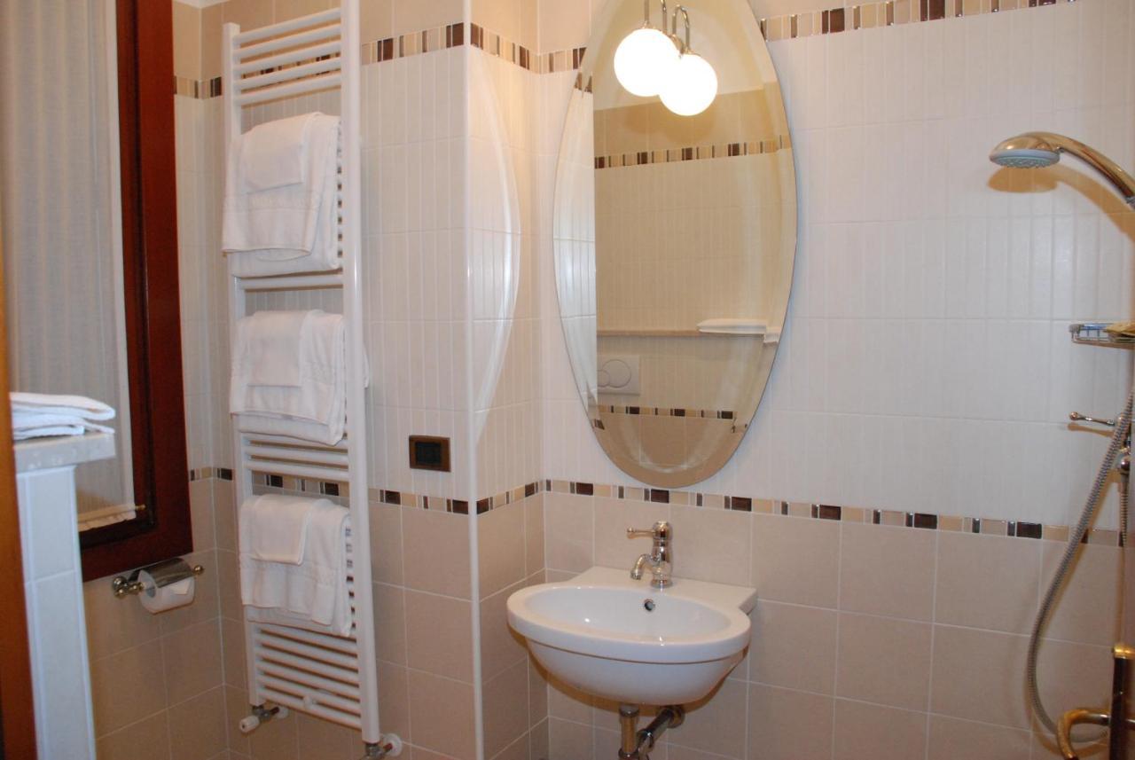 Hotel Vecia Brenta Mira Oda fotoğraf